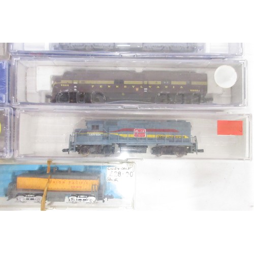 28 - Ten boxed N gauge American electric steam locomotive models from Atlas and Life Like incl. 'Union Pa... 