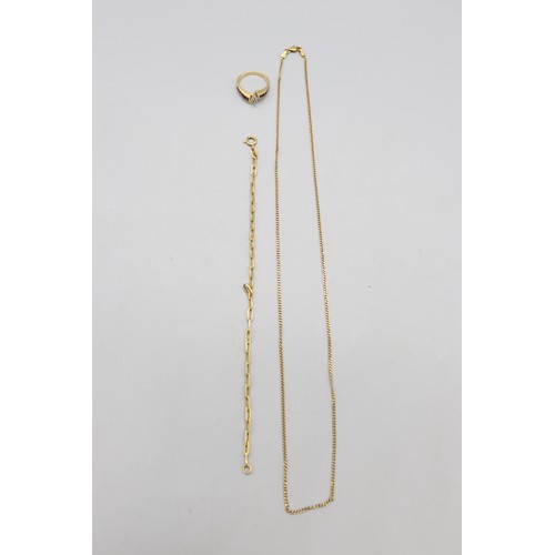 17 - Mixed 18ct gold jewellery lot, comprising a stamped 18ct gold ring setting with invisibly set ruby s... 