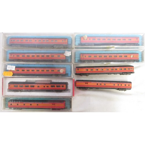 36 - Assorted collection of boxed N gauge railway coaches from various makers incl. Bachmann, Atlas, Riva... 