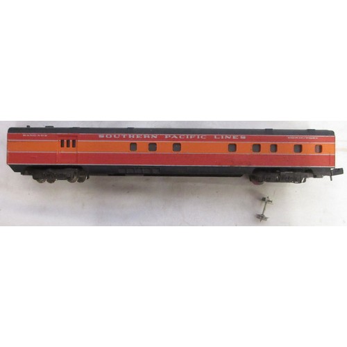 36 - Assorted collection of boxed N gauge railway coaches from various makers incl. Bachmann, Atlas, Riva... 