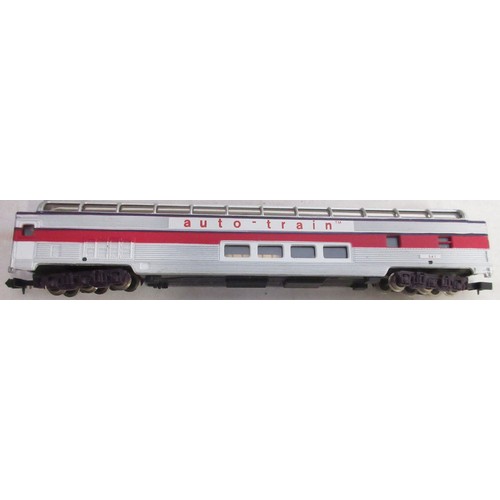 37 - Assorted collection of boxed American N gauge railway coaches/cars mostly from Bachmann and Con-Cor ... 