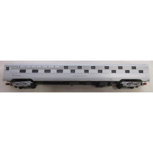 37 - Assorted collection of boxed American N gauge railway coaches/cars mostly from Bachmann and Con-Cor ... 
