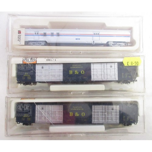 37 - Assorted collection of boxed American N gauge railway coaches/cars mostly from Bachmann and Con-Cor ... 