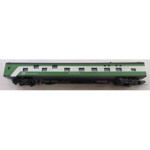 39 - Assorted collection of boxed American N gauge railway coaches mostly from Rivarossi, Atlas and Con-C... 