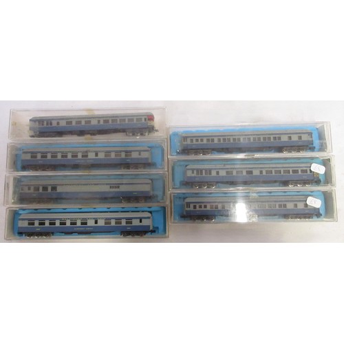 39 - Assorted collection of boxed American N gauge railway coaches mostly from Rivarossi, Atlas and Con-C... 