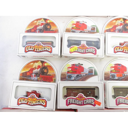 41 - Assorted collection of mostly boxed American N gauge rolling stock from Bachmann (1860 Old Timers), ... 