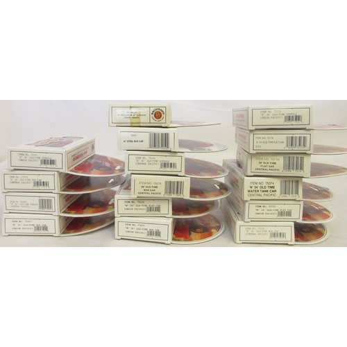 42 - Assorted collection of mostly boxed American N gauge rolling stock from Bachmann (1860 Old Timers), ... 