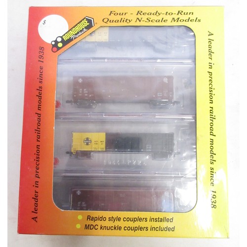 43 - Assorted collection of mostly American boxed N gauge locomotives/ rolling stock from various makers ... 