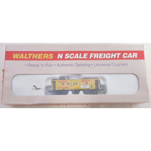 44 - Assorted collection of mostly American boxed N gauge rolling stock mostly from various makers incl. ... 