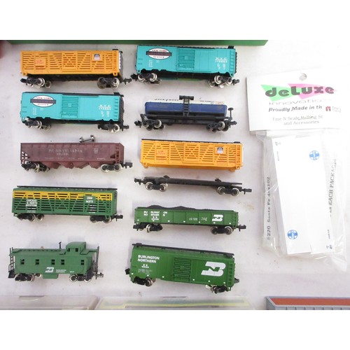 45 - Assorted collection of mostly American boxed N gauge rolling stock mostly from various makers incl. ... 