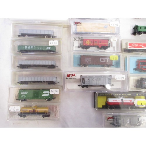 45 - Assorted collection of mostly American boxed N gauge rolling stock mostly from various makers incl. ... 