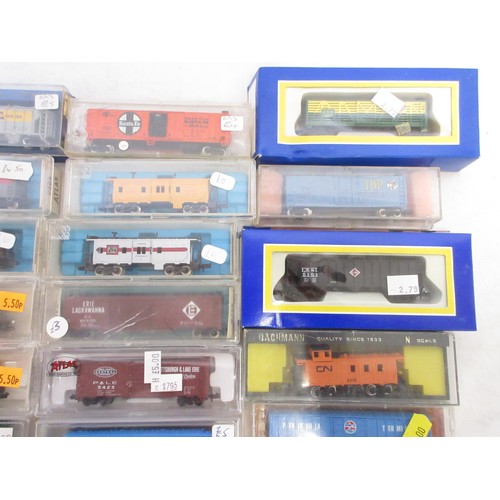 46 - Assorted collection of mostly American boxed N gauge rolling stock mostly from various makers incl. ... 