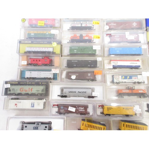 46 - Assorted collection of mostly American boxed N gauge rolling stock mostly from various makers incl. ... 