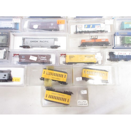 46 - Assorted collection of mostly American boxed N gauge rolling stock mostly from various makers incl. ... 