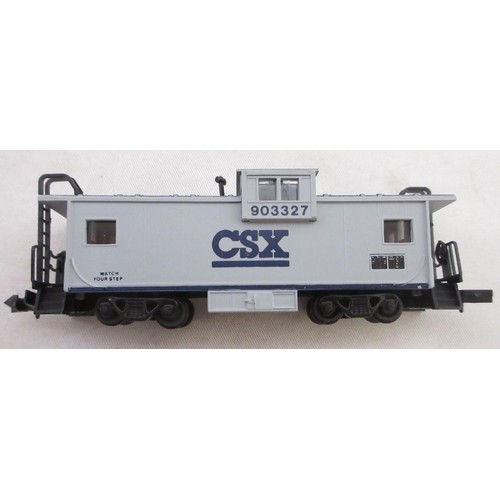 46 - Assorted collection of mostly American boxed N gauge rolling stock mostly from various makers incl. ... 