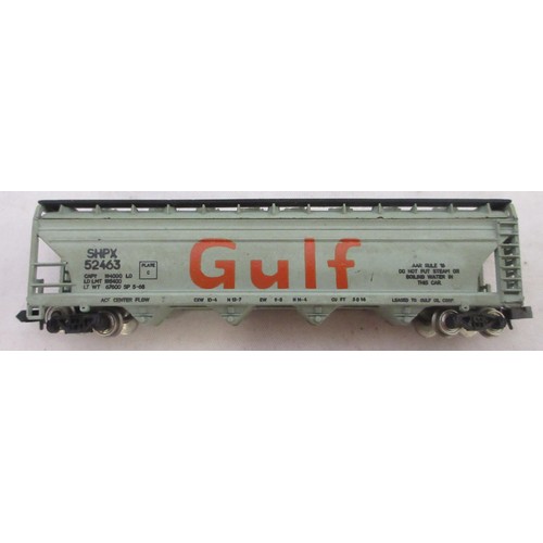 46 - Assorted collection of mostly American boxed N gauge rolling stock mostly from various makers incl. ... 