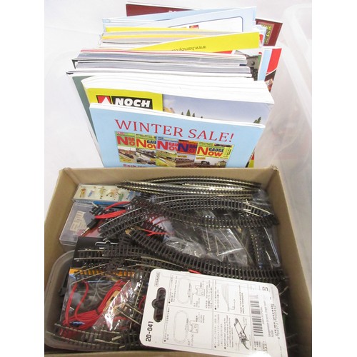 48 - Large assorted collection of N gauge diesel and steam locomotives, rolling stock and good wagons etc... 