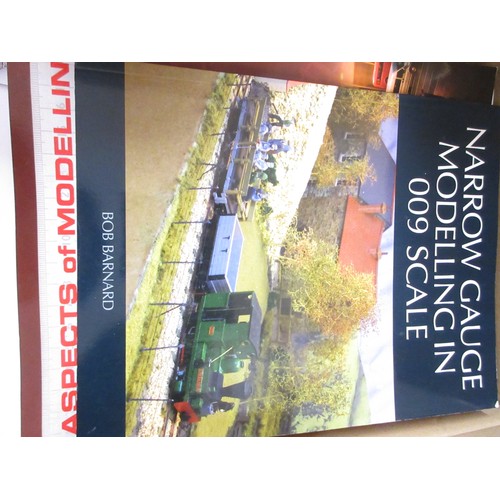 48 - Large assorted collection of N gauge diesel and steam locomotives, rolling stock and good wagons etc... 