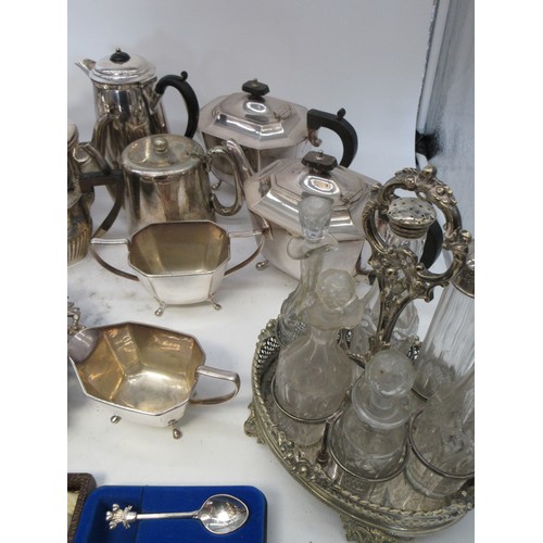 922 - A good collection of silverplated wares incl. Atkin Bros Sheffield coffee pot, James Pinder & Co She... 