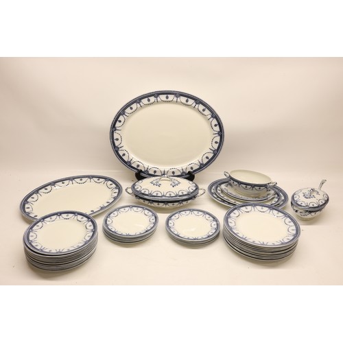 412 - Wood & Sons 'Venice' dinnerware - 4x oval meat platters, 10x dinner plates, 12x dessert plates, 12x ... 