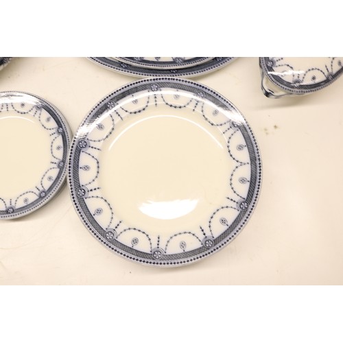 412 - Wood & Sons 'Venice' dinnerware - 4x oval meat platters, 10x dinner plates, 12x dessert plates, 12x ... 