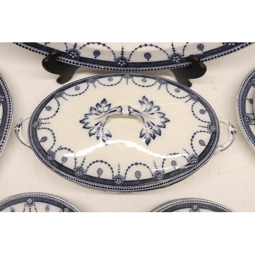 412 - Wood & Sons 'Venice' dinnerware - 4x oval meat platters, 10x dinner plates, 12x dessert plates, 12x ... 