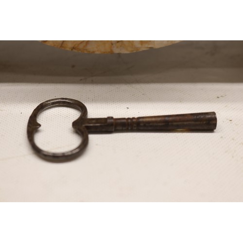 920 - Japy Freres et Cie, 8 day figural cream marble mantle clock, shaped case surmounted by cold painted ... 