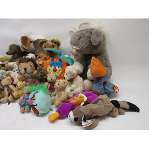 992 - Collection of teddy bears, badges and playing cards; incl. TY Beenie Babies, with tags - Scoop, Ring... 