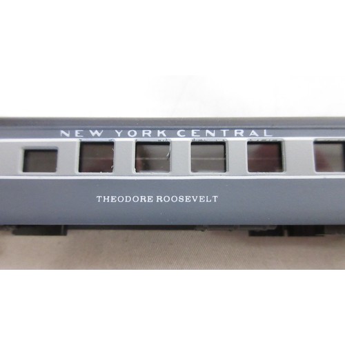 40 - Assorted collection of boxed N gauge railway coaches mostly from Rivarossi and Con-Cor, some Bachman... 