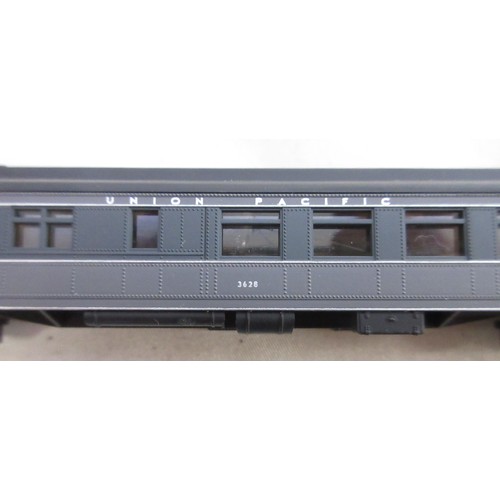 40 - Assorted collection of boxed N gauge railway coaches mostly from Rivarossi and Con-Cor, some Bachman... 