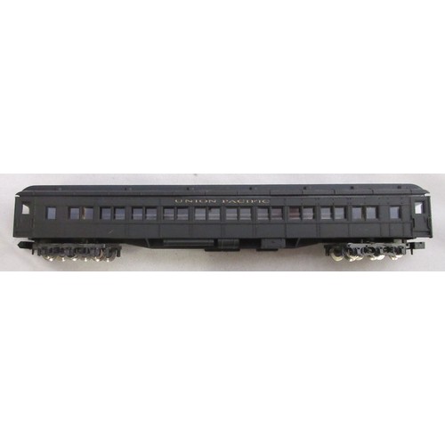 40 - Assorted collection of boxed N gauge railway coaches mostly from Rivarossi and Con-Cor, some Bachman... 