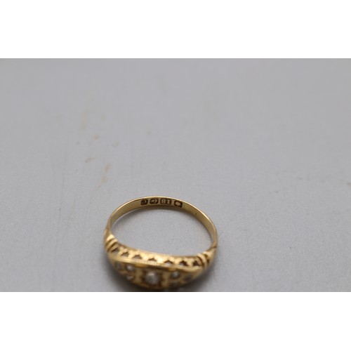 14 - An Edwardian hallmarked 18ct yellow gold diamond boat-head ring, Birmingham assay 1902–1903, set wit... 
