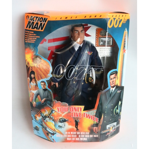 Collection of James Bond 007 themed merchandise to include a Sideshow ...