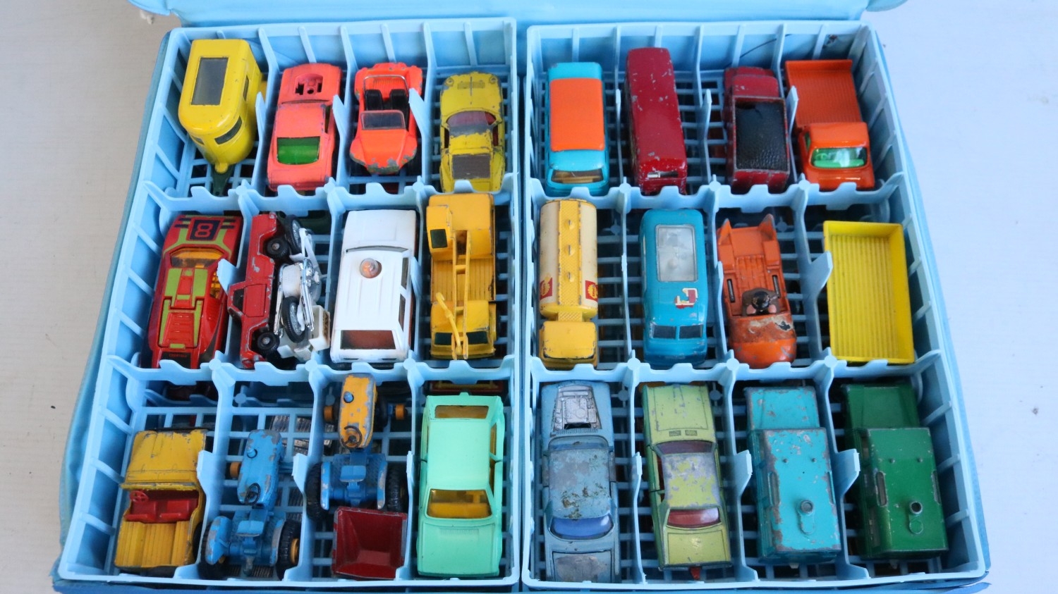Mixed collection of boxed and unboxed car and vehicle models, various ...