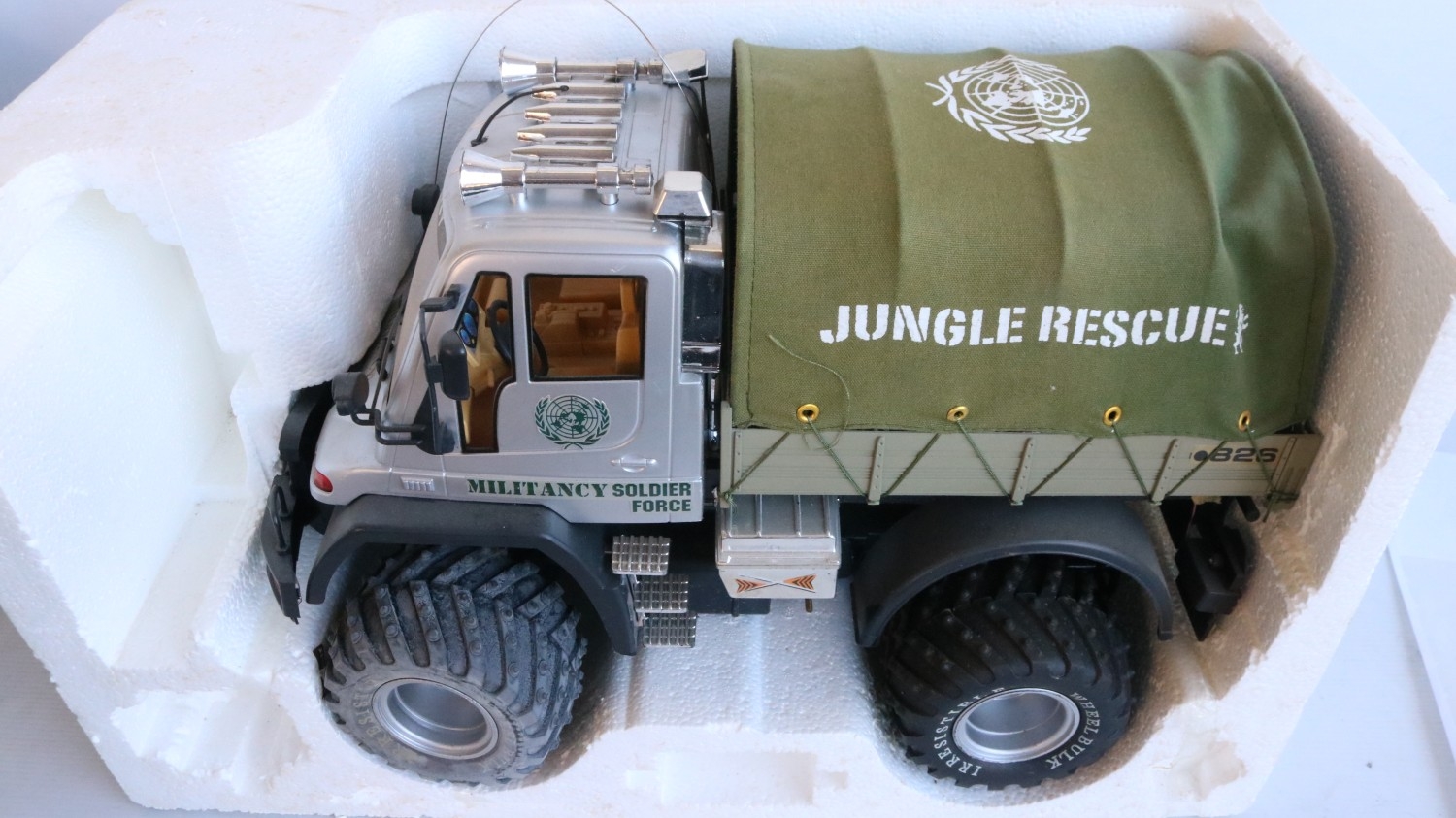 Mixed collection of boxed and unboxed car and vehicle models, various ...
