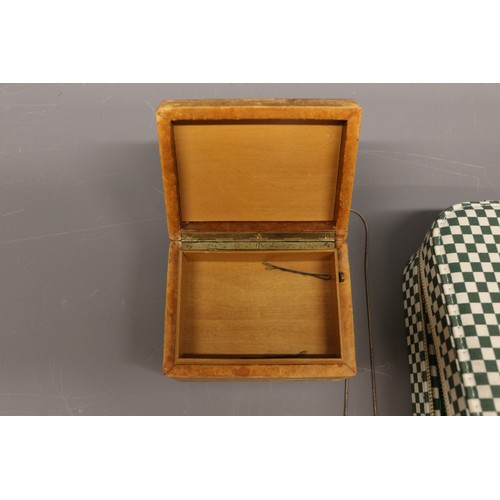 51 - The Janet Ellis Collection - A mixed lot of gold and costume jewellery, comprising a stamped (illegi... 