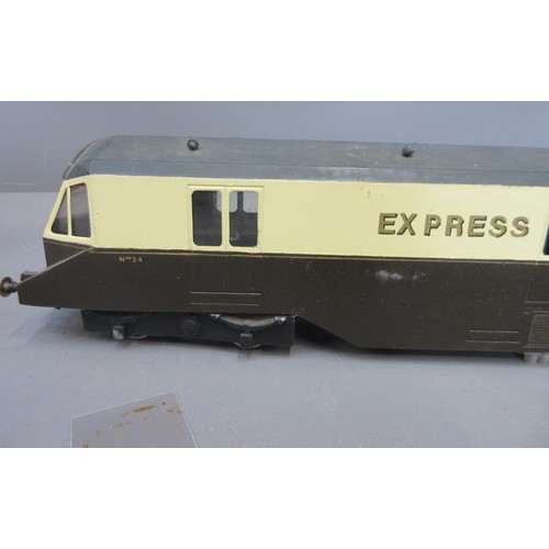 38 - 2x O gauge Great Western Railway (GWR) Railway AEC Diesel Railcars 1x by Lima, 1x 'Express Parcels (... 