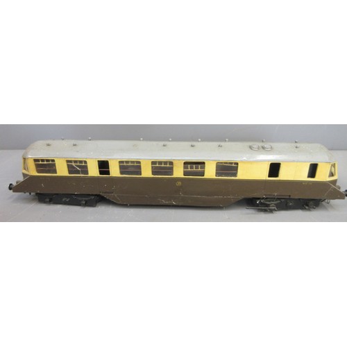 38 - 2x O gauge Great Western Railway (GWR) Railway AEC Diesel Railcars 1x by Lima, 1x 'Express Parcels (... 