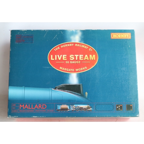 Hornby R1041 OO gauge Live Steam LNER Mallard Class A4 train set, box contents in mint condition, vendor states set purchased from new and never run, accessories and controllers still sealed in unopened bags, track still tied with no signs of corrosion, box in fair/good external condition with extensive storage wear and some colour fading
