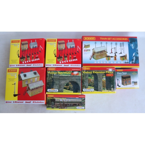40 - Collection of OO/HO gauge model railway layout accessories from Hornby, Busch, Faller, Airfix and Me... 
