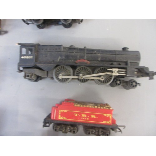 46 - Assorted collection of previously used OO gauge model railway coaches, accessories, track pieces, bu... 