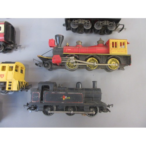 46 - Assorted collection of previously used OO gauge model railway coaches, accessories, track pieces, bu... 