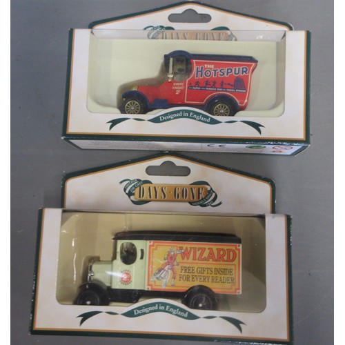 4 - One Mamod T.E.1a live steam tractor in previously used though good condition with funnel and steerin... 