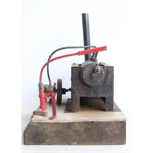 20 - Small homebuilt stationary live steam 'Macnab' engine, with instructions (tied to fuel tray), W22xD1... 