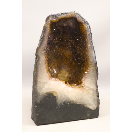 Lot 1051      