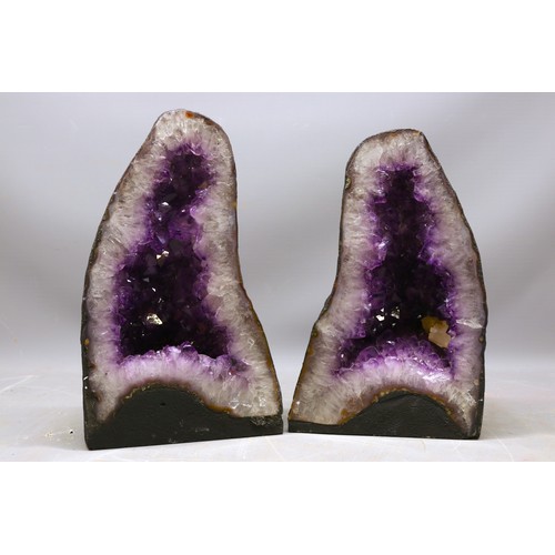 Lot 1053      