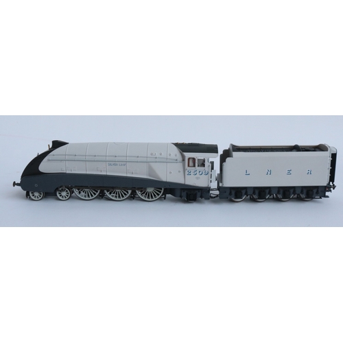 33 - Mint condition Hornby Silver Jubilee Collection limited edition R3306 LNER Class A4 'Silver Link' 25... 