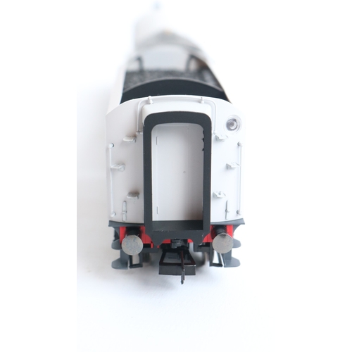 33 - Mint condition Hornby Silver Jubilee Collection limited edition R3306 LNER Class A4 'Silver Link' 25... 