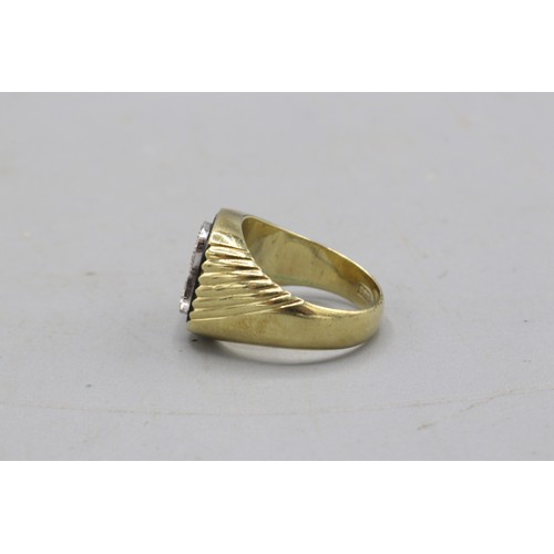 13 - Stamped 14ct yellow gold 'R' head onyx signet ring, comprised of a white gold 'R' relief head pavé-s... 