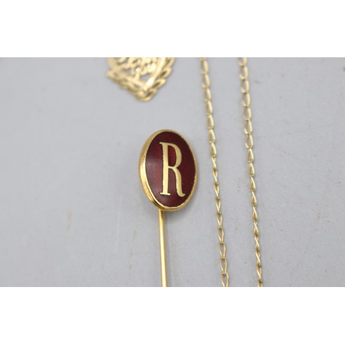 36 - Mixed lot of 9ct yellow gold comprised of a CZ heart pendant on stamped 9ct yellow gold chain, a 9ct... 